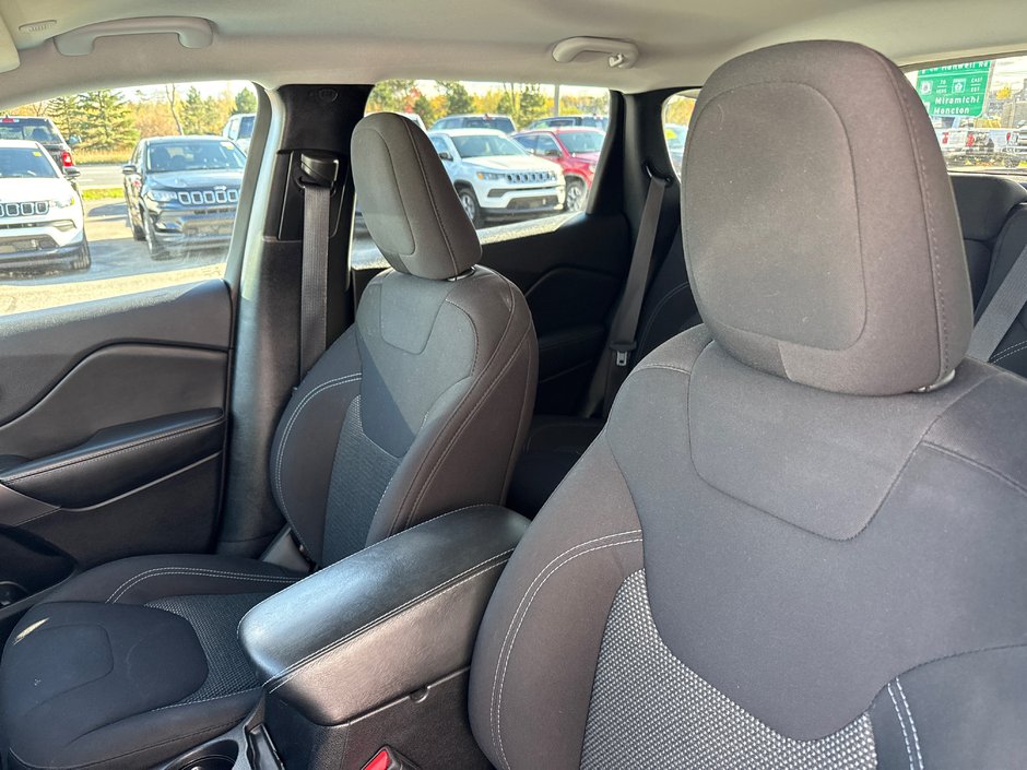 2022 Jeep Cherokee Sport Upgraded tire and rim package , heated seat and wheel