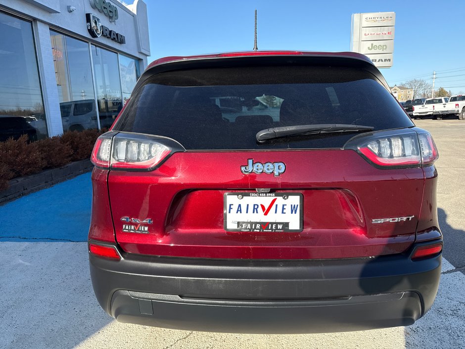 2022 Jeep Cherokee Sport