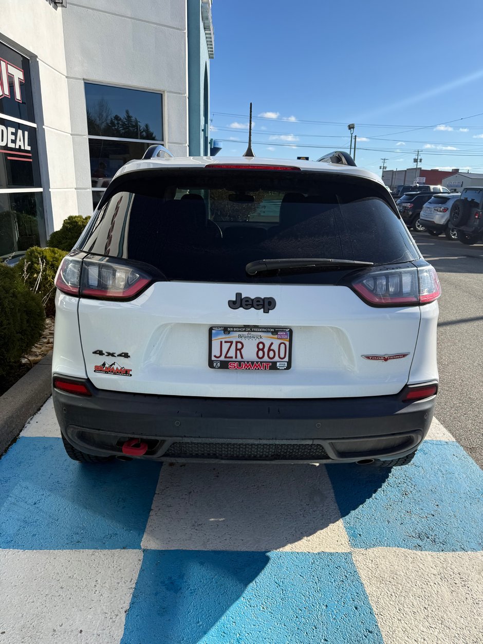 2022 Jeep CHEROKEE TRAILHAWK