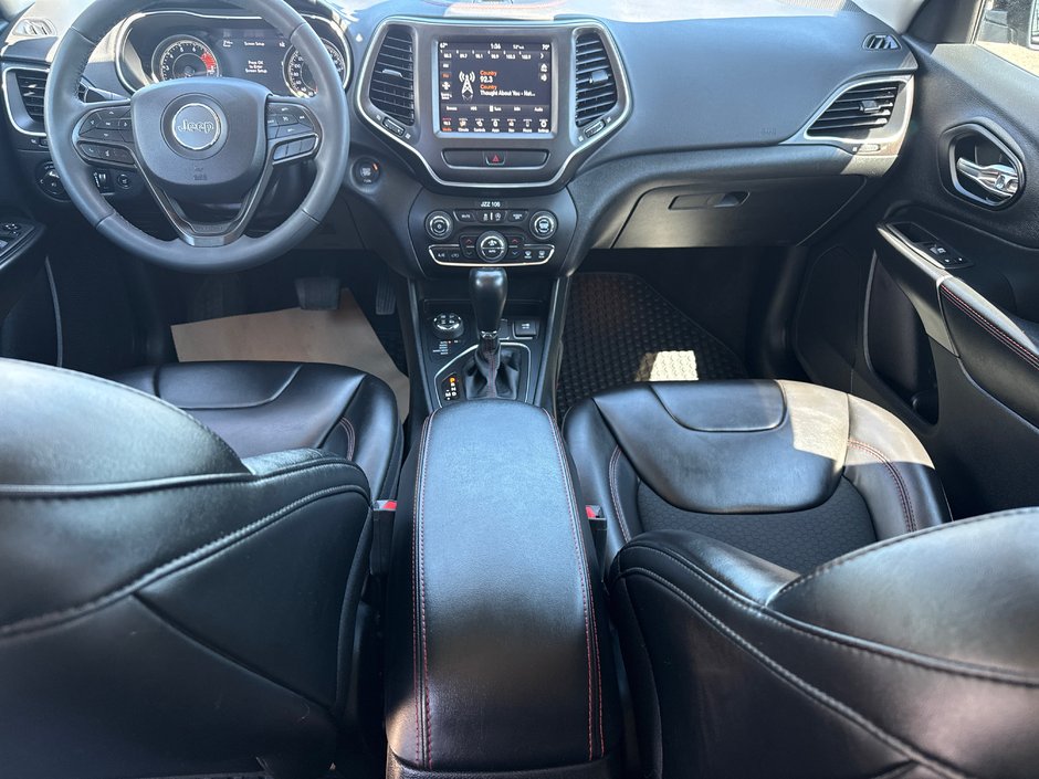 2022 Jeep Cherokee Trailhawk V6 immaculate condition