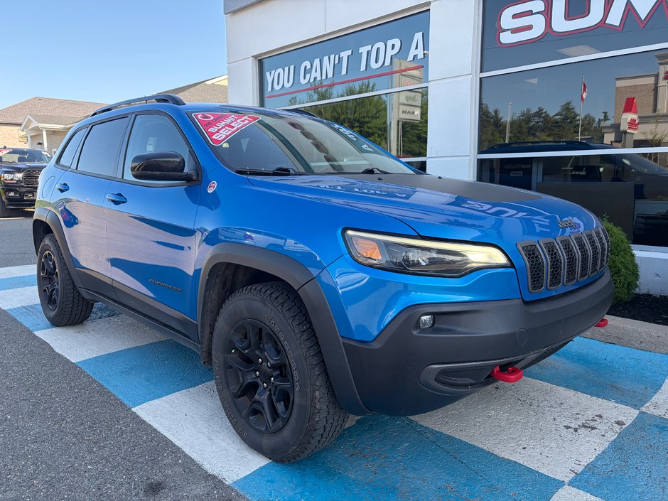 2022 Jeep CHEROKEE TRAILHAWK