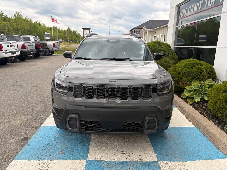 2026 Jeep Cherokee LAREDO