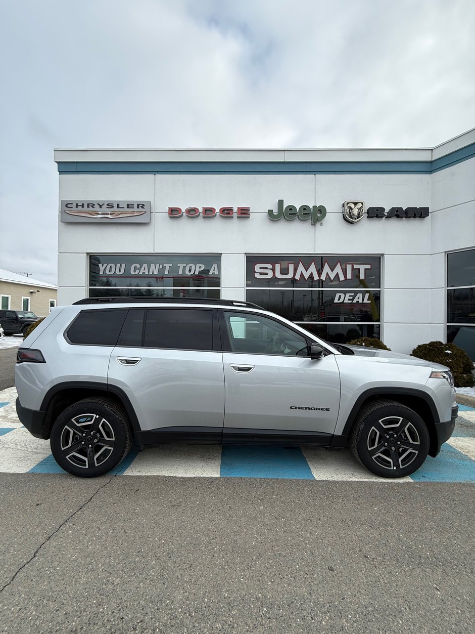 2026 Jeep Cherokee LAREDO