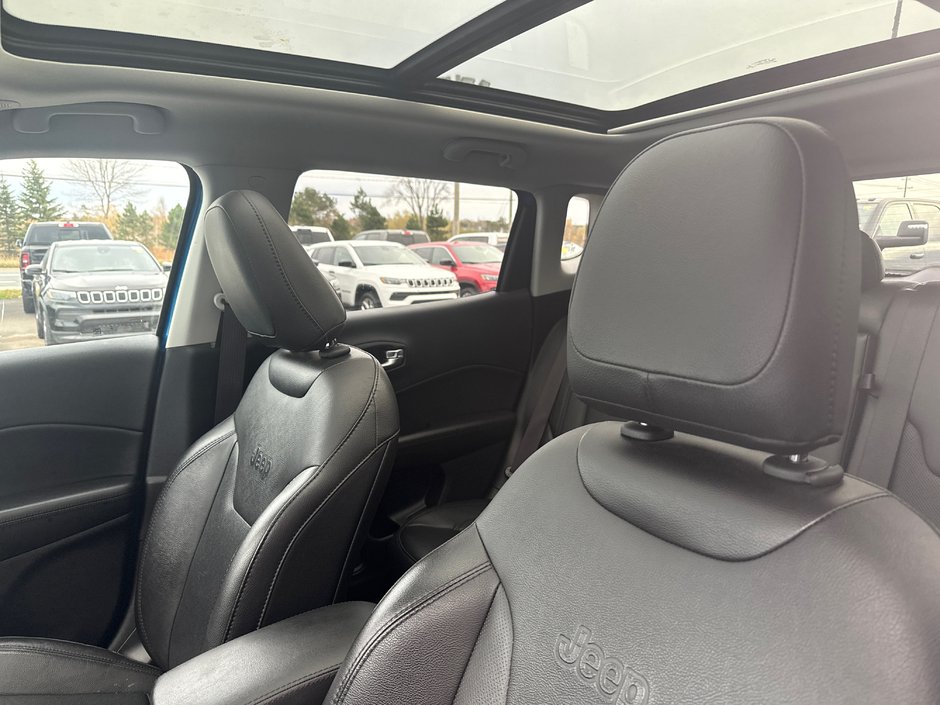 2021 Jeep Compass Altitude Leather sunroof, advanced safety group