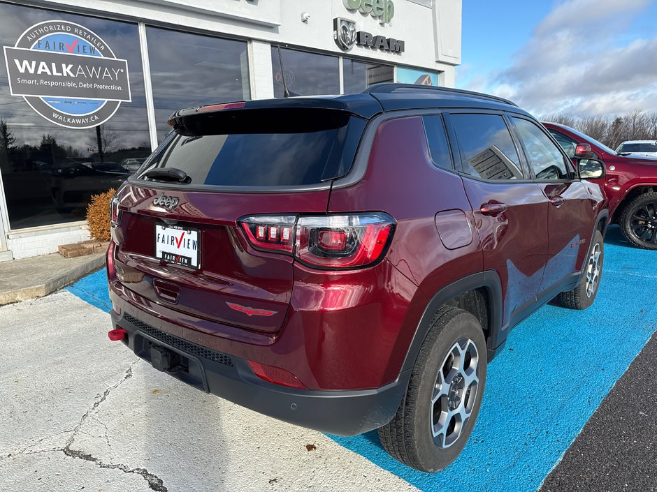 2022 Jeep Compass Trailhawk elite With advanced safety group navigation cold-weather group