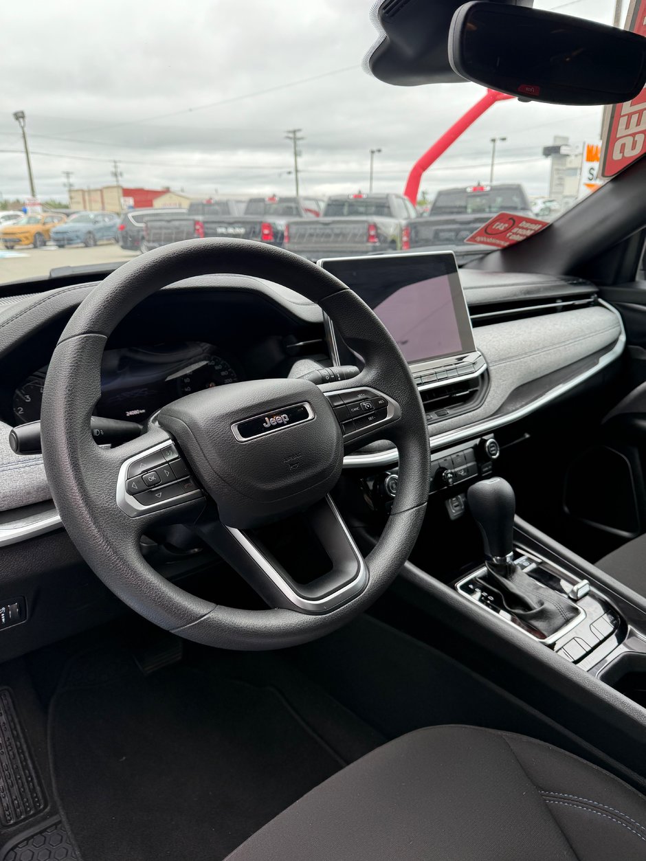 2024 Jeep Compass SPORT