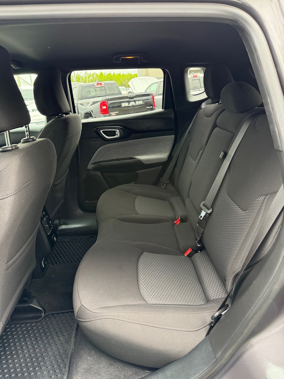 2024 Jeep Compass SPORT