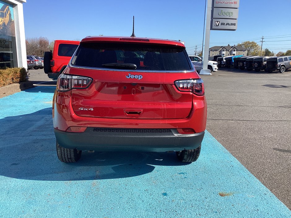 2026 Jeep Compass SPORT