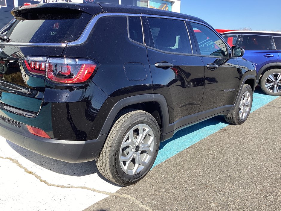 2026 Jeep Compass SPORT