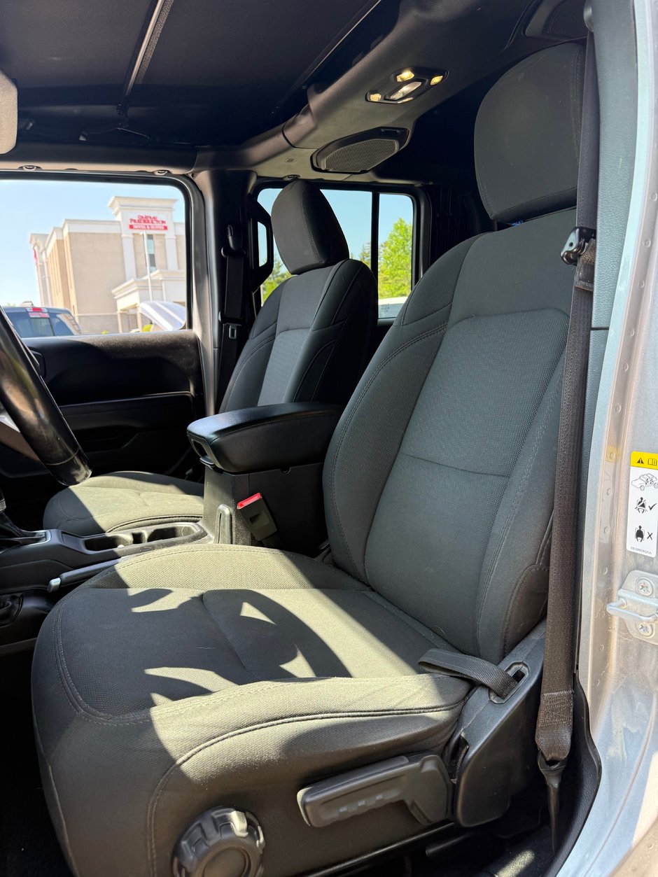 2020 Jeep Gladiator SPORT 4X4