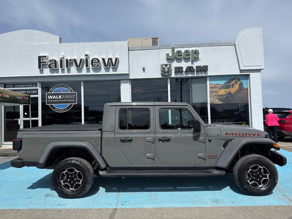 2022 Jeep Gladiator Mojave With fox lift kit 35 inch tire and wheel package