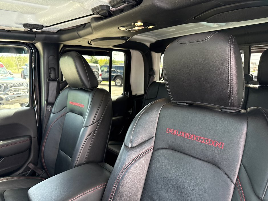 2022 Jeep Gladiator Rubicon  back rack system upgraded bumpers, wench lights, etc. over $6000 in extras