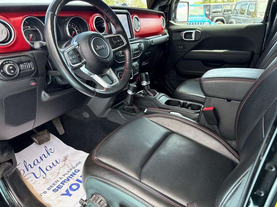 2022 Jeep Gladiator Rubicon  back rack system upgraded bumpers, wench lights, etc. over $6000 in extras