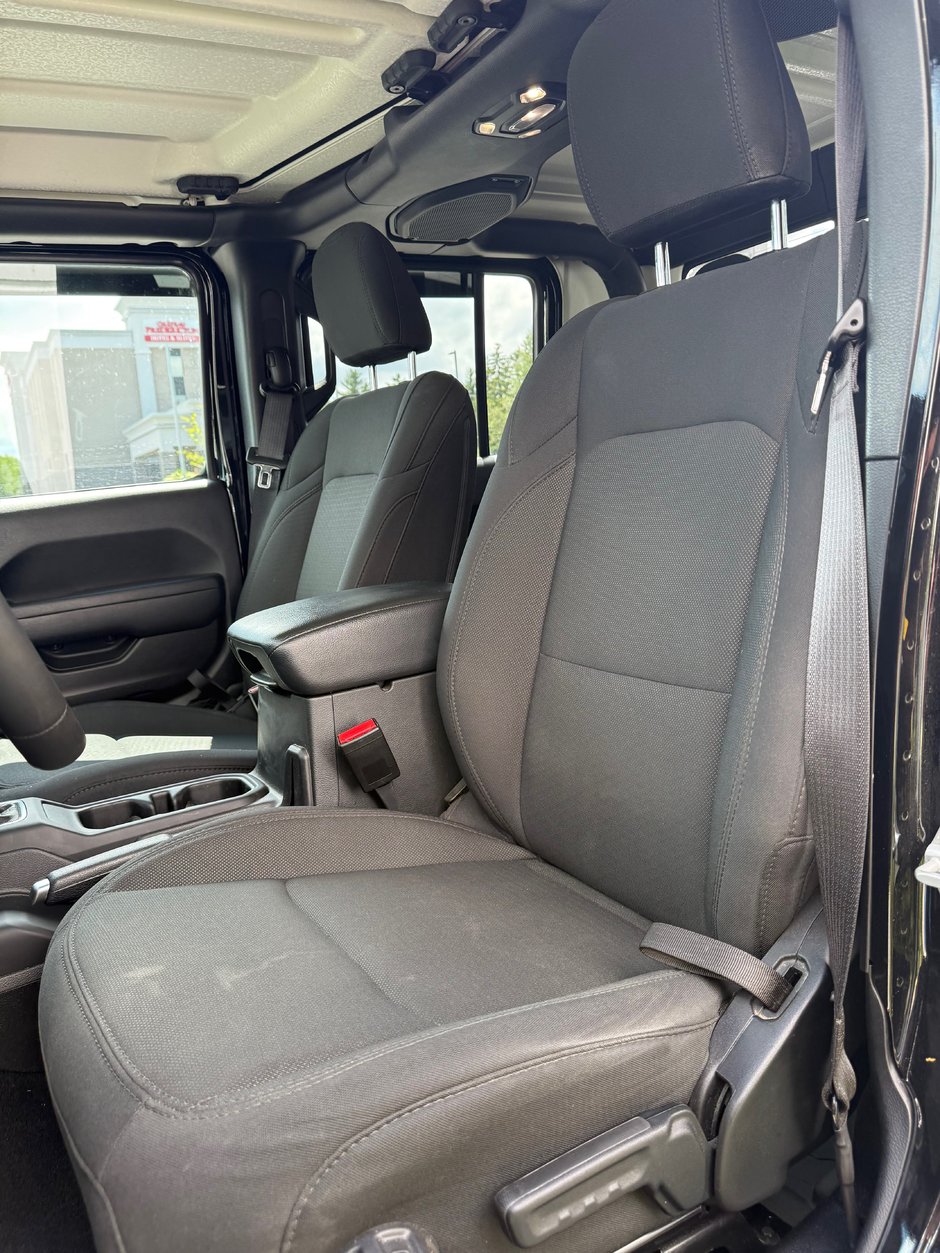 2023 Jeep Gladiator SPORT 4X4