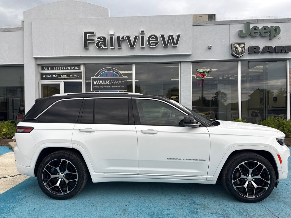 2023 Jeep Grand Cherokee 4xe Summit Reserve Upgraded leather  Macintosh audio system three TVs full roof
