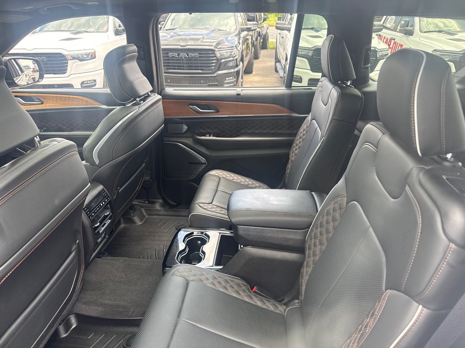 2021 Jeep Grand Cherokee L Summit with  5.7 Hemi McIntosh audio system, event, safety group, McIntosh audio system cool seating massage seating