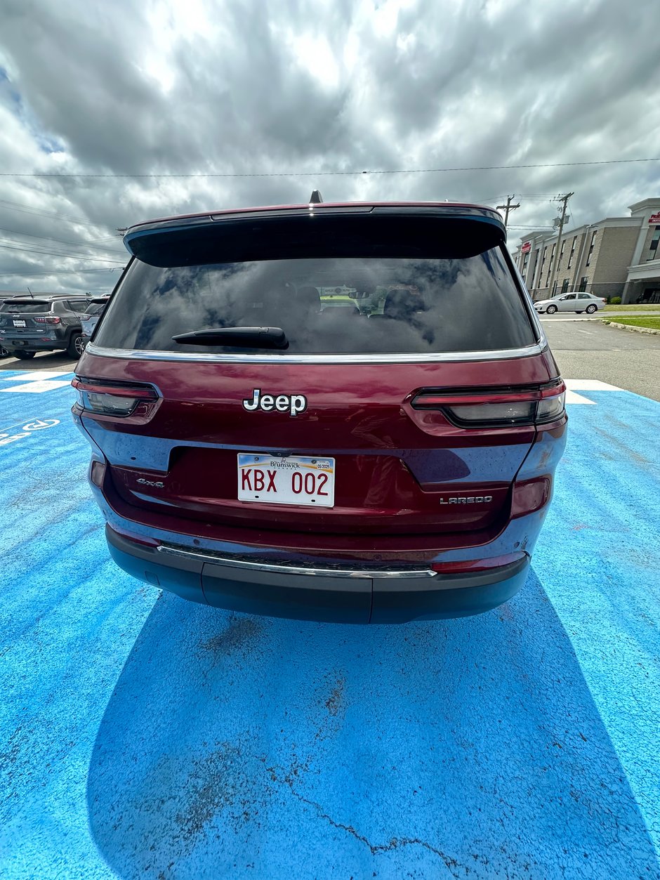 Jeep Grand Cherokee L LAREDO 2023