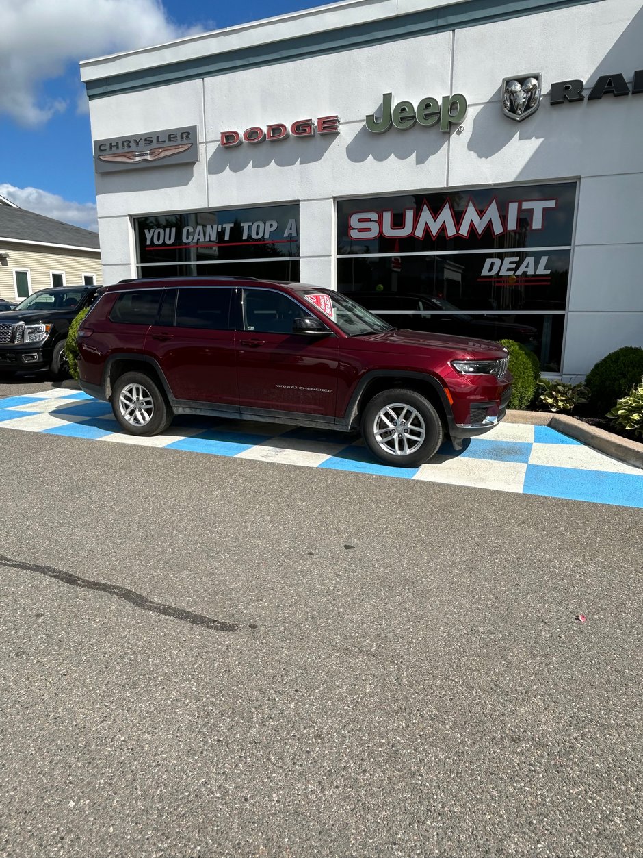 Jeep Grand Cherokee L LAREDO 2023