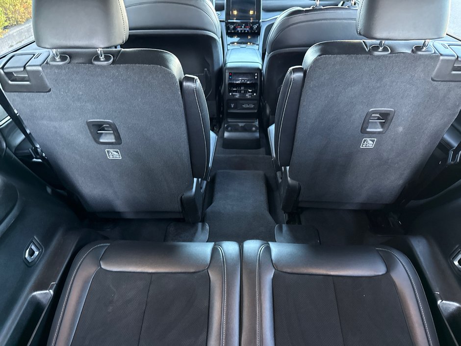 2023 Jeep Grand Cherokee L Altitude Seven passenger with leather wrap sunroof
