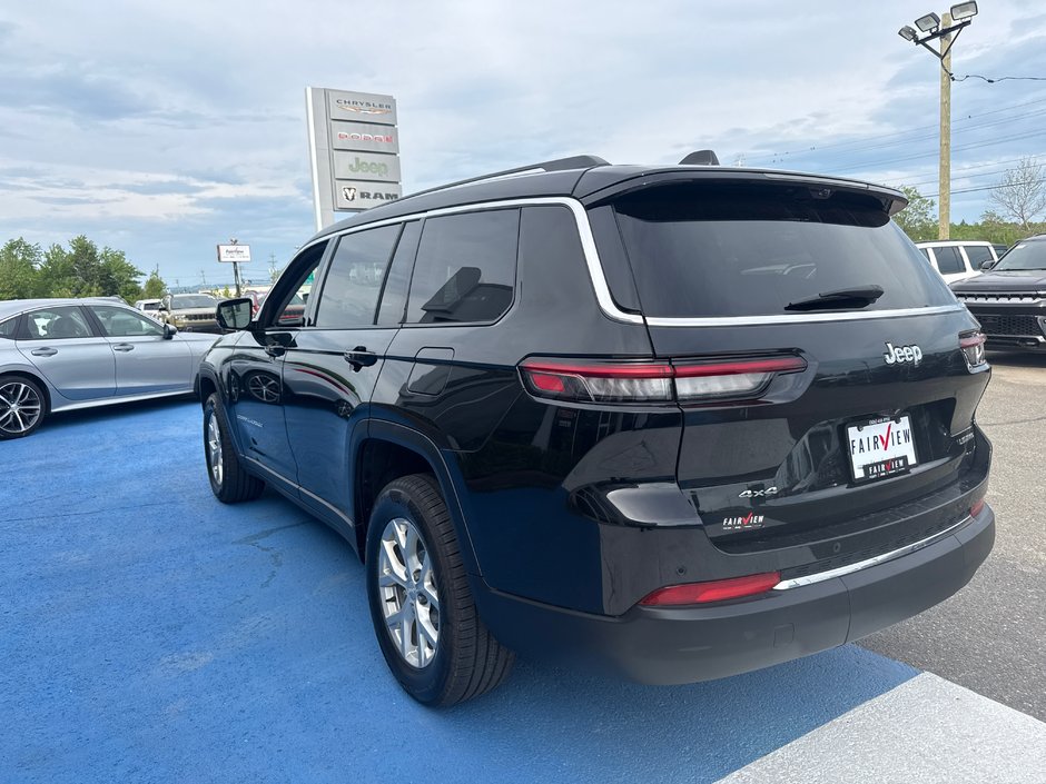 2023 Jeep Grand Cherokee L Limited New tires, new brake brakes, two year safety full panoramic roof