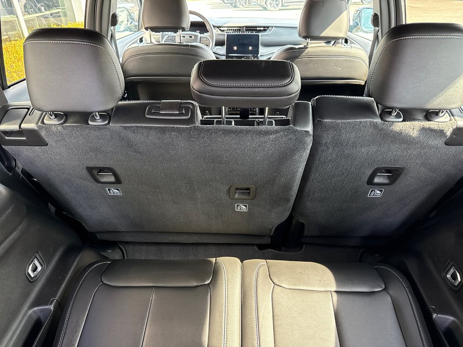 2024 Jeep Grand Cherokee L Limited Seven passenger fully loaded panel roof