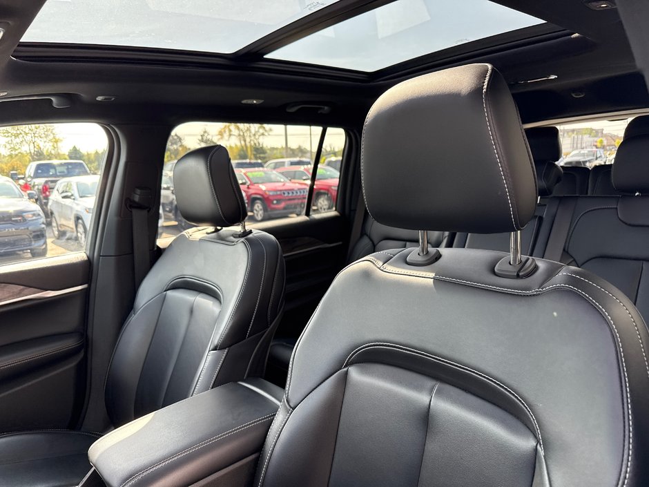 2024 Jeep Grand Cherokee L Limited Seven passenger fully loaded panel roof
