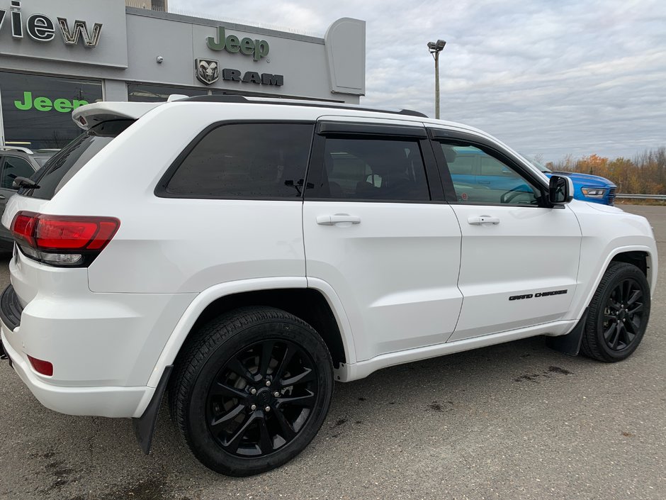 Fairview Dodge Jeep Chrysler In Fredericton 19 Jeep Grand Cherokee Altitude 155a