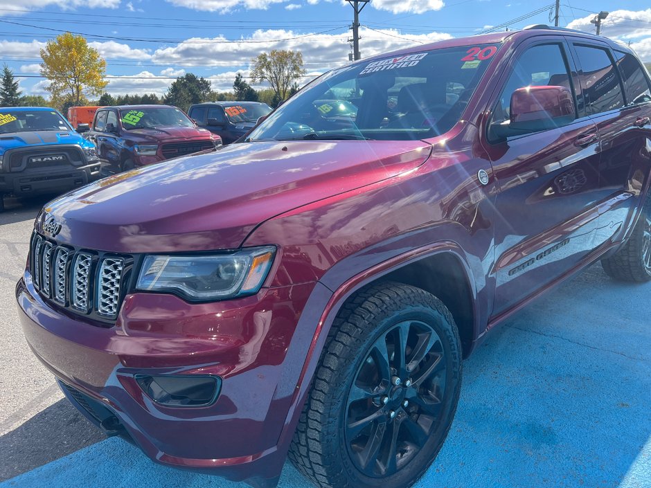 Jeep Grand Cherokee Altitude 2020 Looks brand new!!