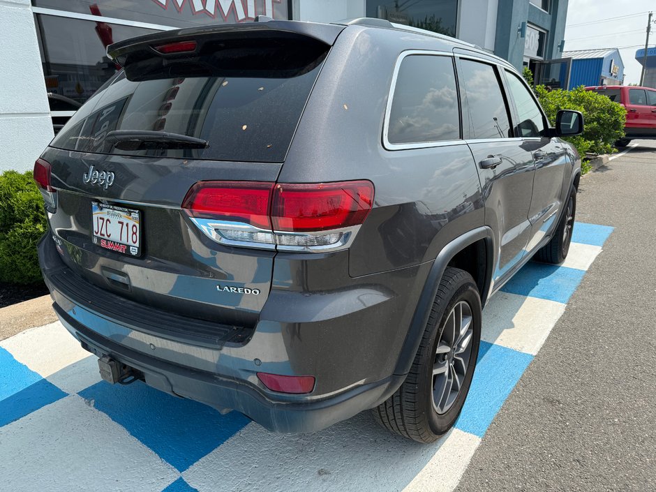 2021 Jeep Grand Cherokee LAREDO