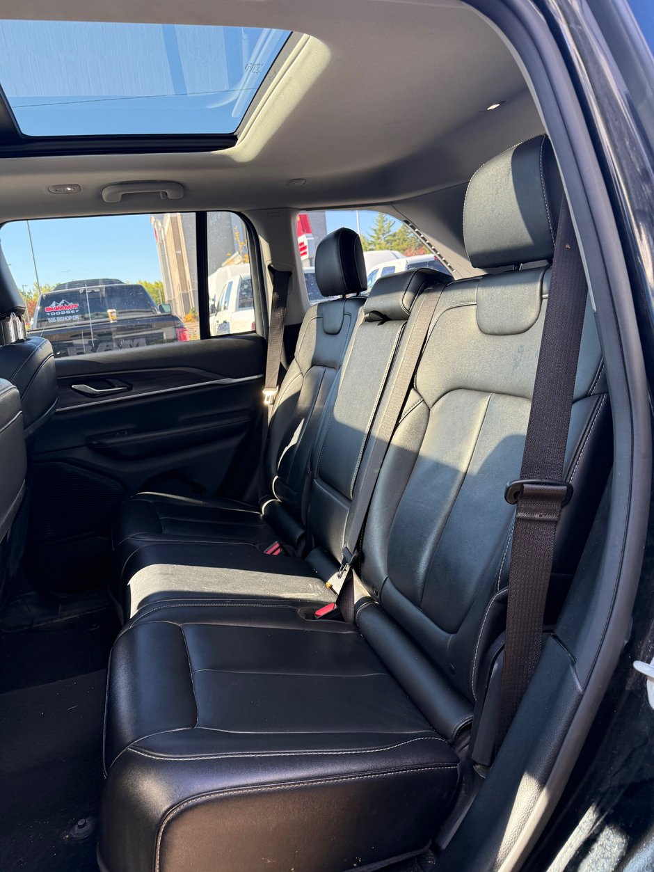 2023 Jeep GRAND CHEROKEE LIMITED