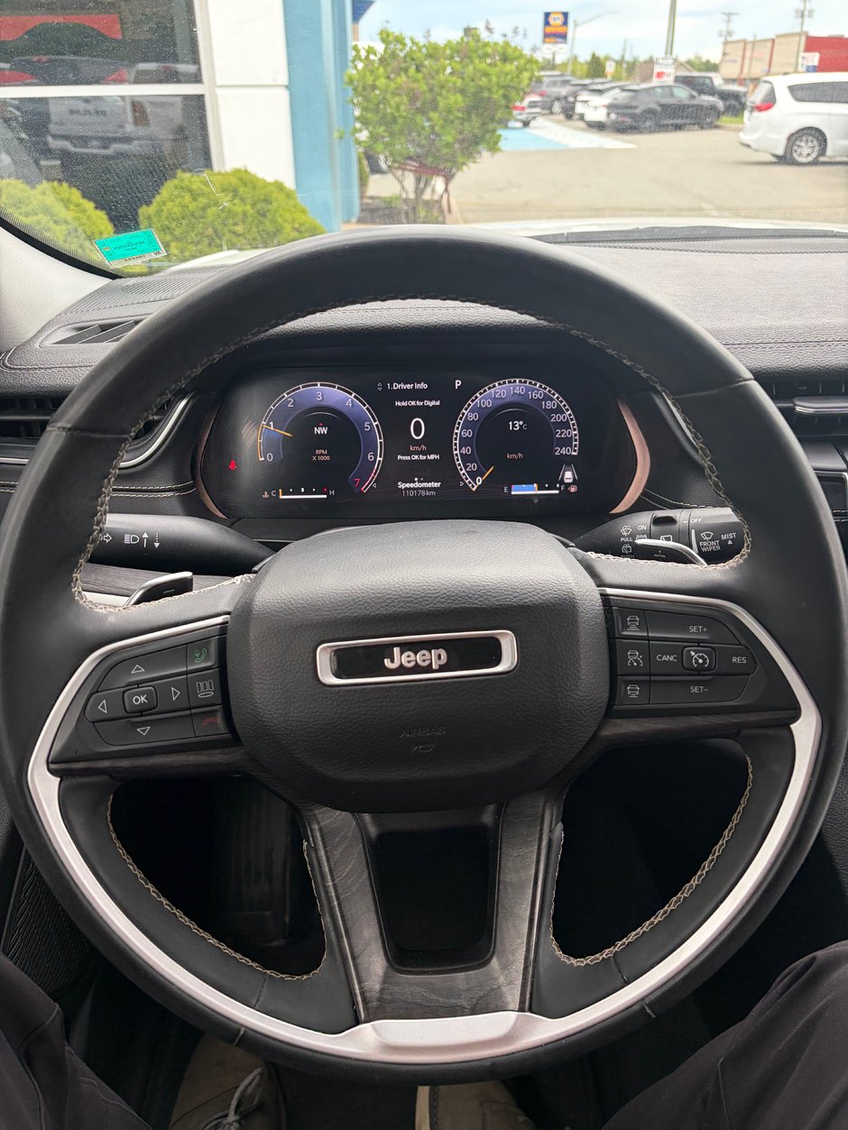 2023 Jeep GRAND CHEROKEE LIMITED