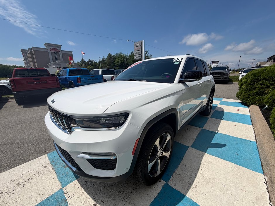 2023 Jeep GRAND CHEROKEE LIMITED