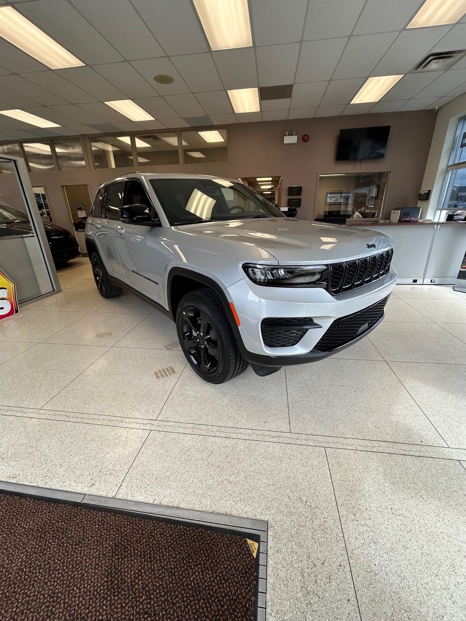 Jeep Grand Cherokee ALTITUDE 2024