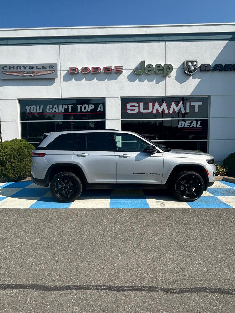 Jeep Grand Cherokee ALTITUDE 2024