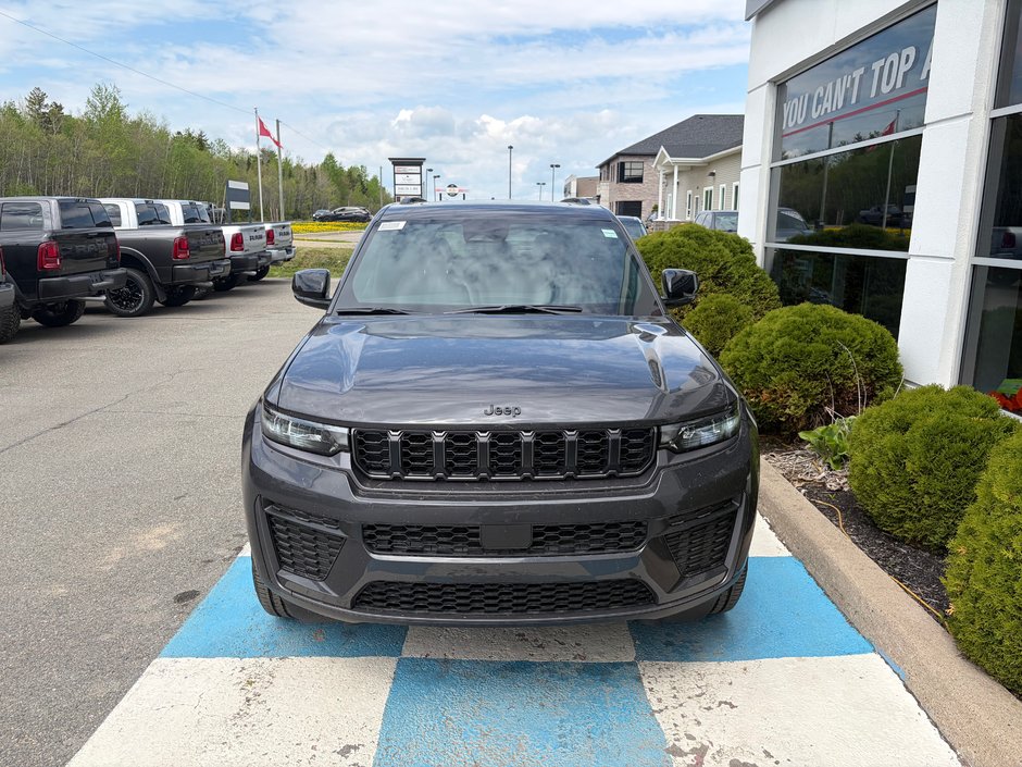 2026 Jeep Grand Cherokee ALTITUDE