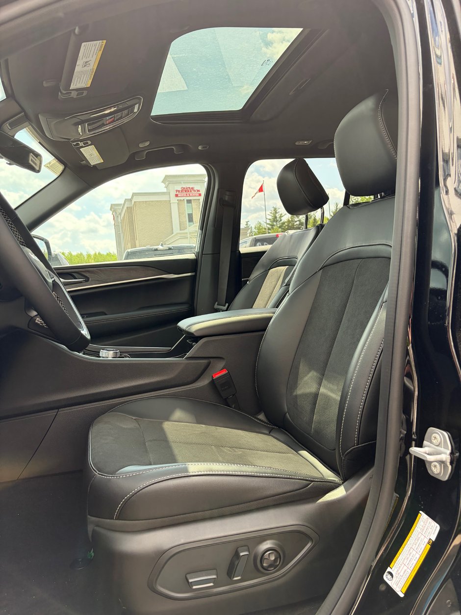 2026 Jeep Grand Cherokee ALTITUDE