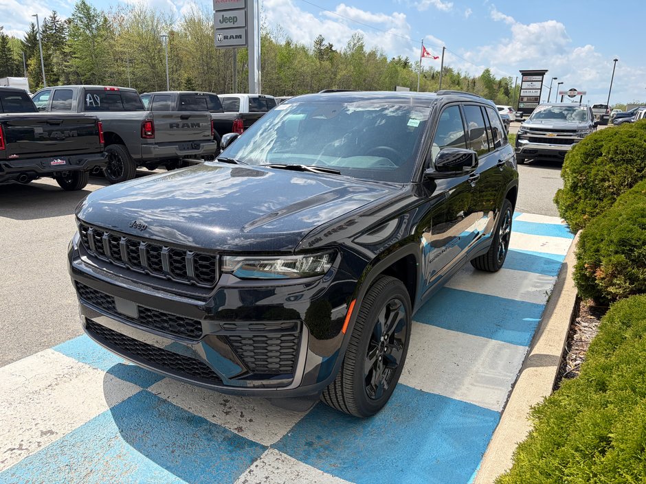 2026 Jeep Grand Cherokee ALTITUDE