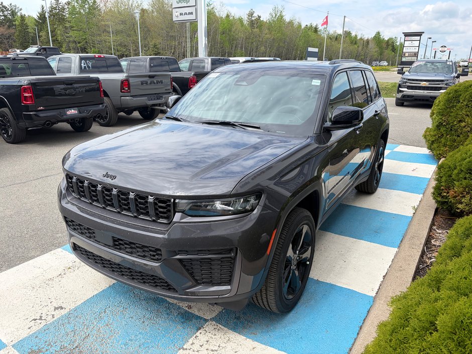 2026 Jeep Grand Cherokee ALTITUDE