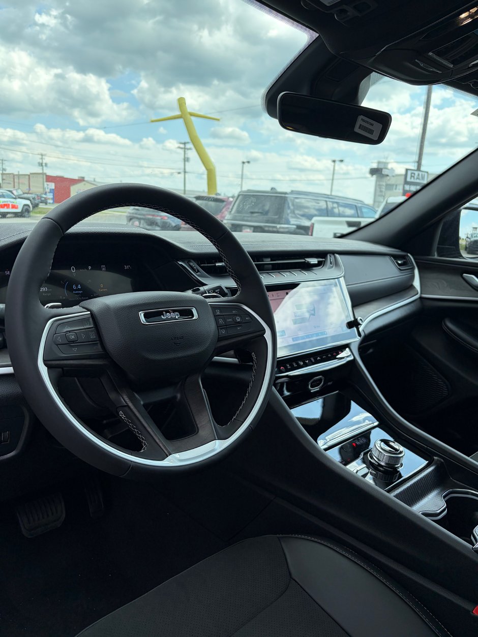 2026 Jeep Grand Cherokee ALTITUDE