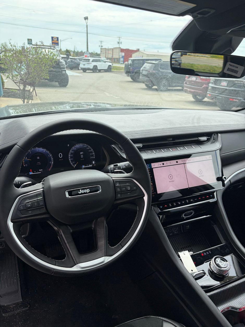 2026 Jeep Grand Cherokee ALTITUDE