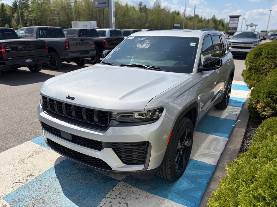 2026 Jeep Grand Cherokee ALTITUDE