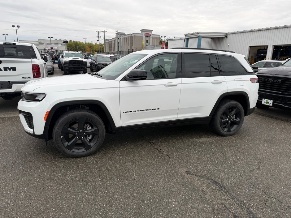 2026 Jeep Grand Cherokee ALTITUDE
