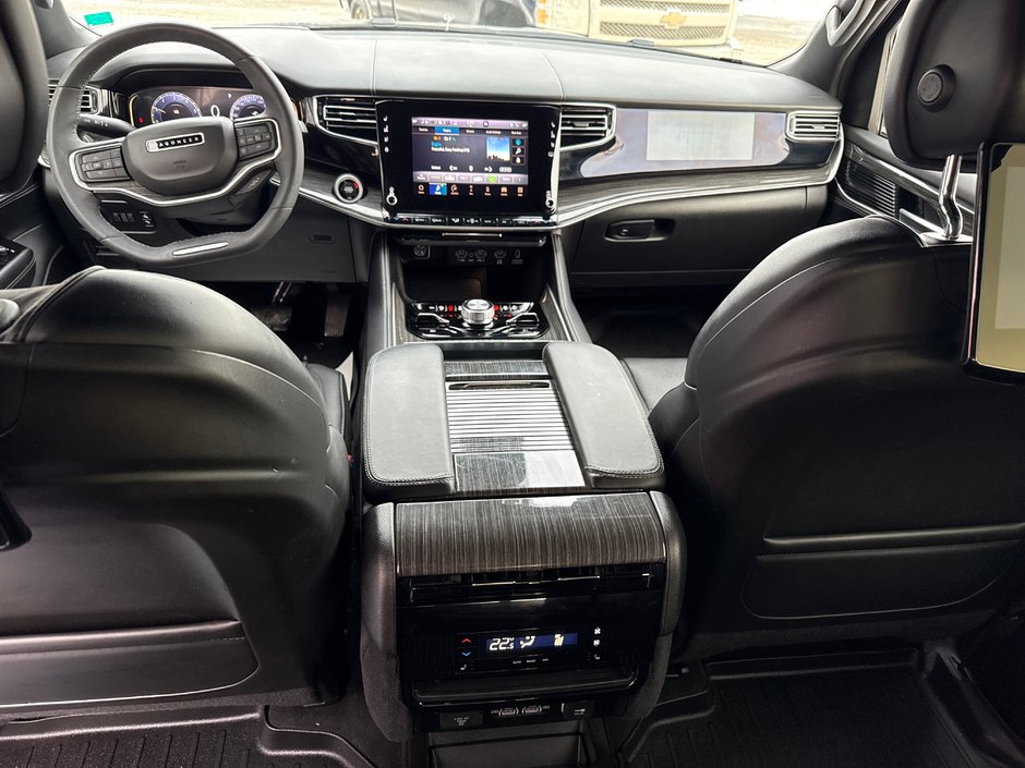 Jeep Wagoneer Series III 2022