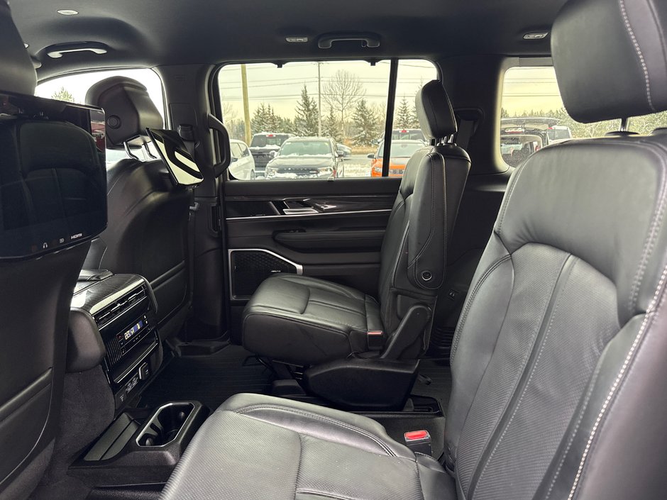 Jeep Wagoneer Series III 2022