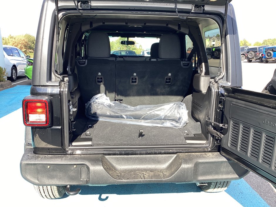 2025 Jeep WRANGLER 4-Door SPORT
