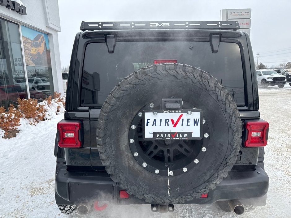 2018 Jeep Wrangler Rubicon Over 10 K in extras 35 inch rim, tire, fox lift, snorkel, steel bumper, package, , wench!!