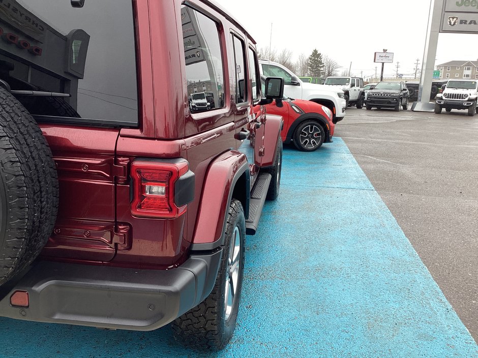 2022 Jeep Wrangler Unlimited Sahara Matching top, leather loaded