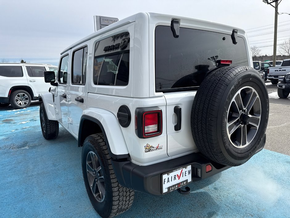 2023 Jeep Wrangler Sahara Upgraded KO2 tires colour matching top