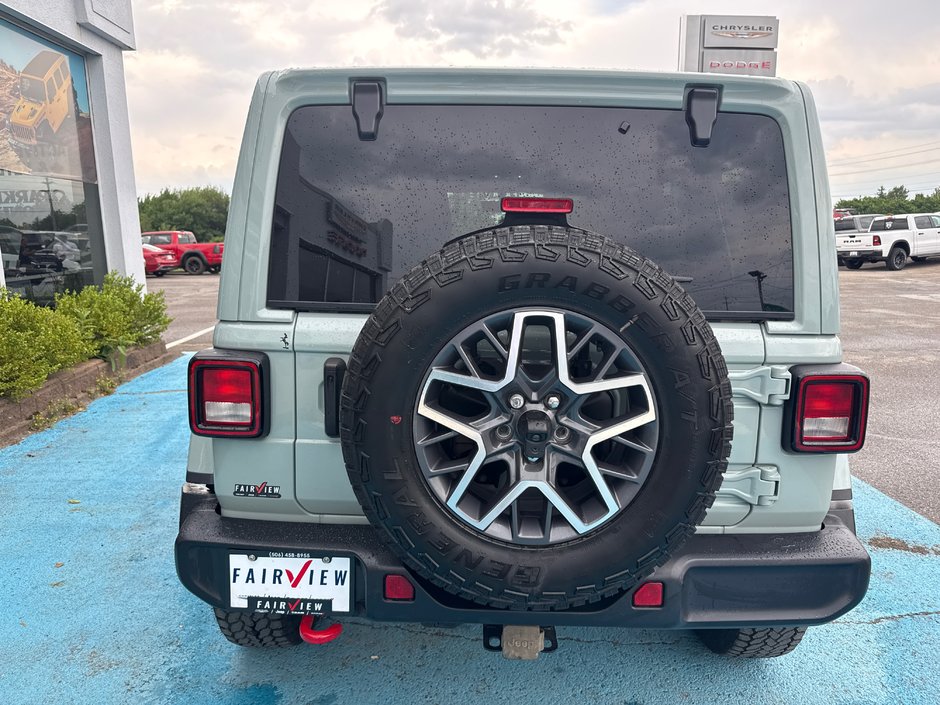 2023 Jeep Wrangler Rubicon New tires