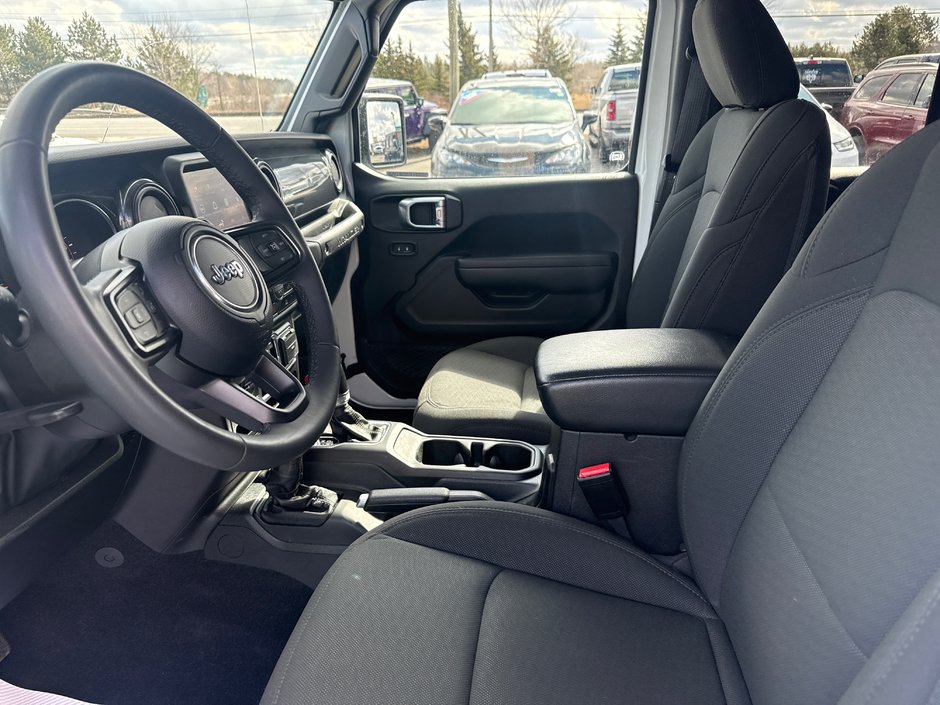 2023 Jeep Wrangler Sport Altitude